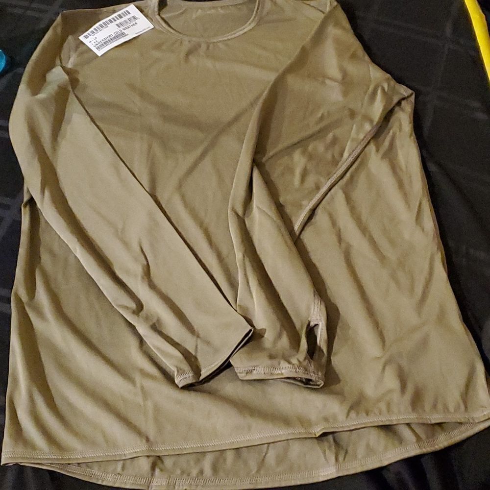 Unbranded Undershirt  army green long sleeve M_L